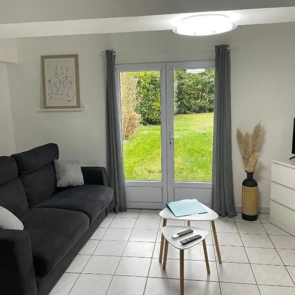 Le First Auversois charmant studio avec jardinet – hotel w mieście Auvers-sur-Oise