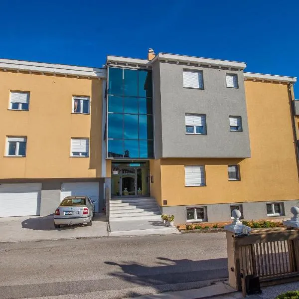 Guest House Ana Residence, hotel v destinaci Zadar