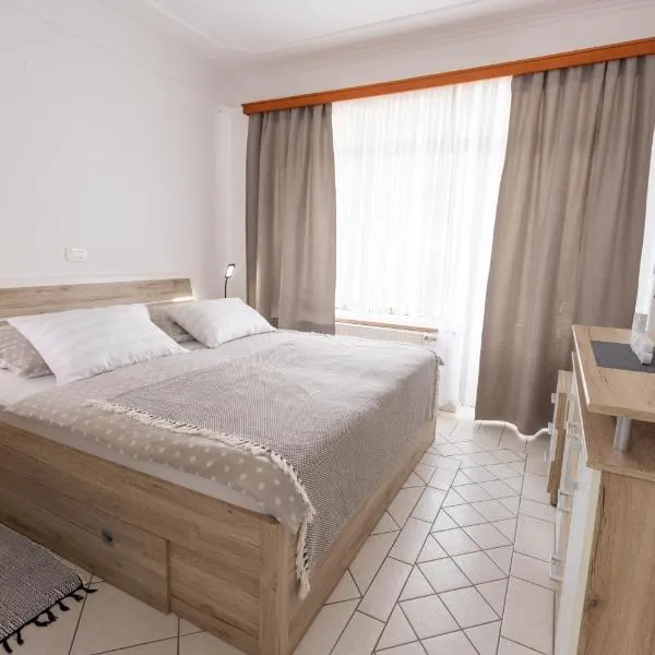 Apartmaji Natura KOLPA, hotel en Vinica