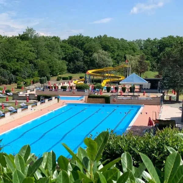 Piscina San Lorenzo, hotel em Santhià