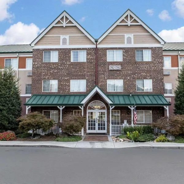 MainStay Suites Knoxville Airport, hotel en Chota