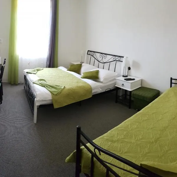 Domček 118, hotel v Podhájské