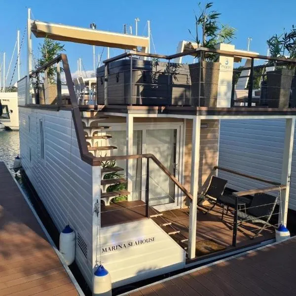 Marina Seahouse Brina, hotel in Portorož