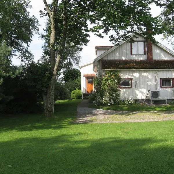 Vesteby Hus - a peaceful stay in the countryside!, hotel v destinaci Grästorp