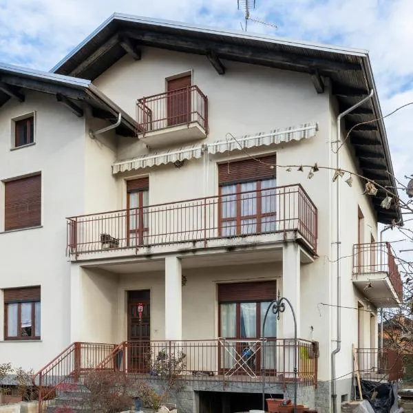 Appartamento vista Alpi biellesi, hotel v destinácii Biella