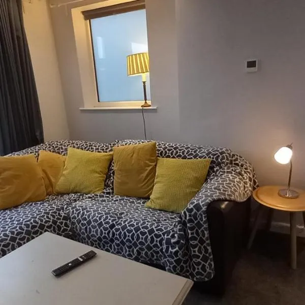 Spacious 2 Bed, Free Parking, Free Wifi - Serene Homes Sheffield, hotel in Hillsborough