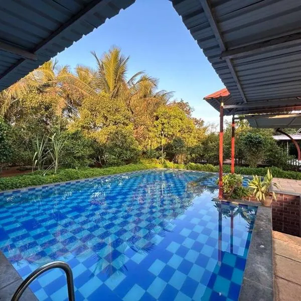 Stay Leisurely Organic Brew Pool 2BHK, Karjat, hotel v destinaci Karjat