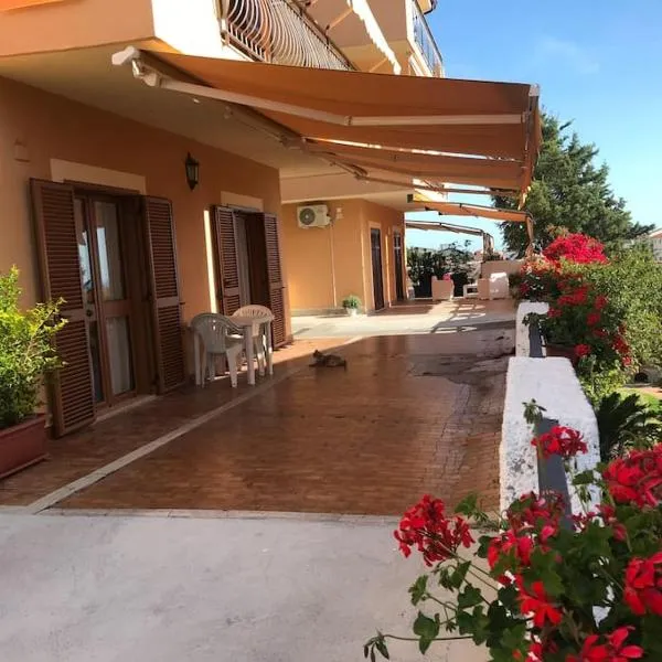 Casa Degli Oleandri, hotel Paolában