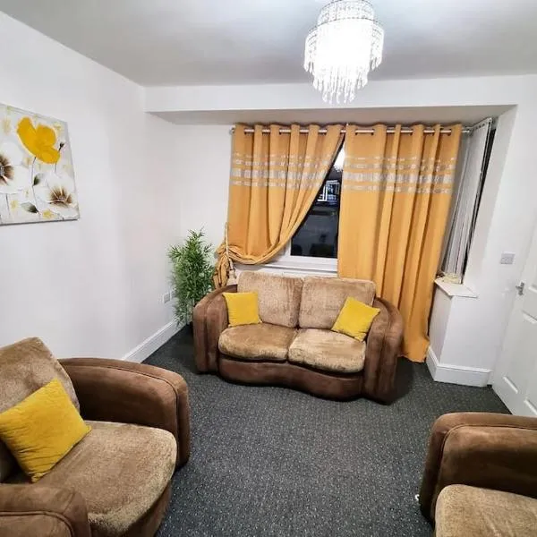 nc23, setup for your most amazing & relaxed stay + Free Parking + Free Fast WiFi, hotel en Farnley