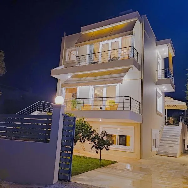 The Bright House a two-storey maisonette in Loutraki, hotel v destinácii Loutraki
