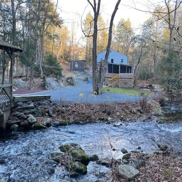 Viesnīca Peaceful Gateway to Island Creek Cottage pilsētā Henryville