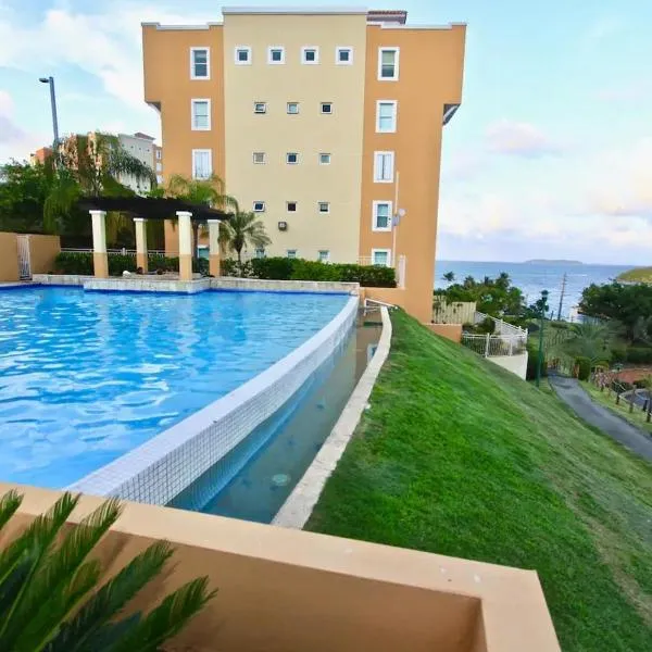 Ocean & Marina Views 3 Bedroom 2 Bathroom Luxury Condo, hotel v destinaci Fajardo