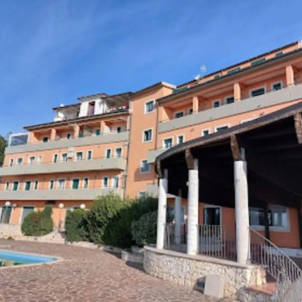 Hotel Santangelo, khách sạn ở Monte SantʼAngelo