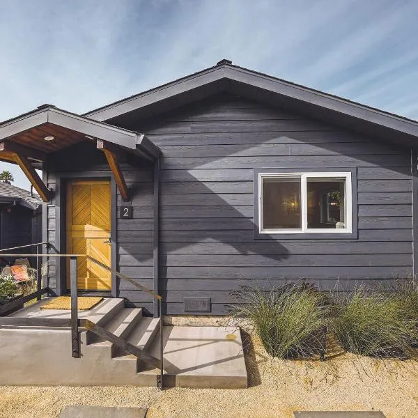 Fish Board Studio includes King Bed with Kitchenette and Futon, hotel di Stinson Beach