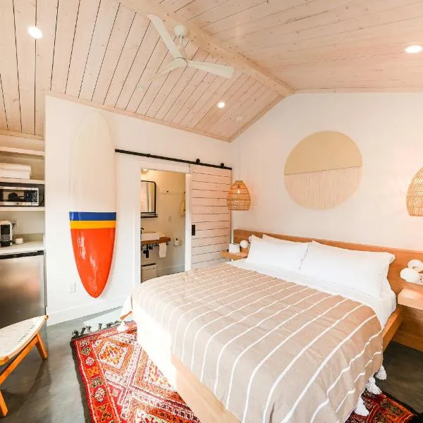 Funboard Room includes King Bed and Mini Kitchenette, hotel in Stinson Beach