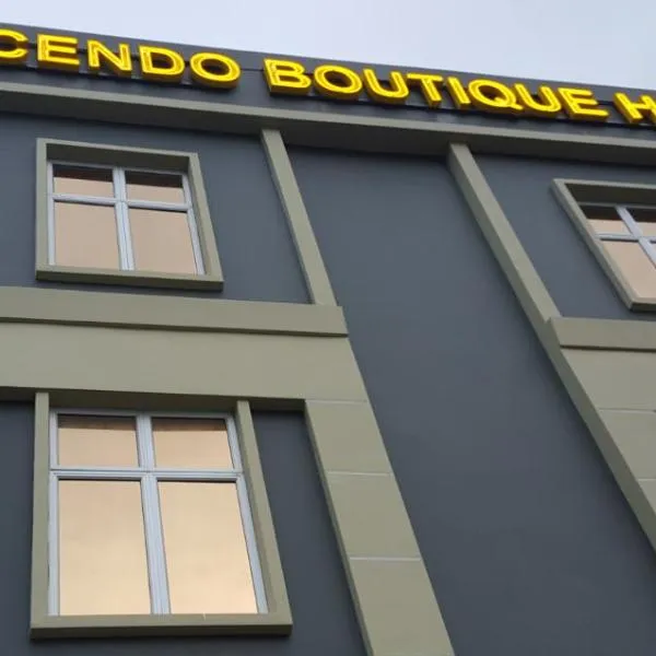 Crescendo Boutique Hotel, hotel in Kampong Tebing Runtoh