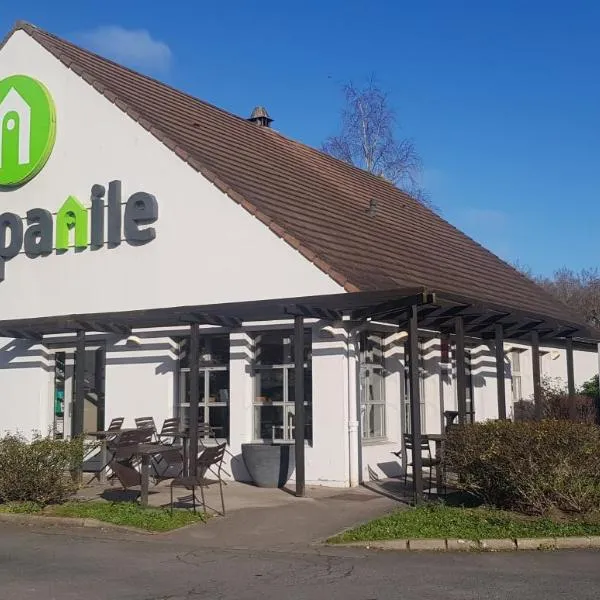 Campanile Hotel Chantilly – hotel w mieście Chantilly