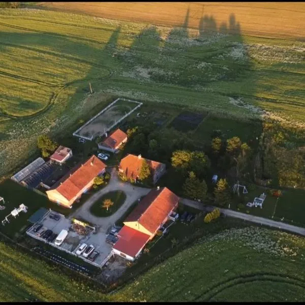 Folwark Malinowy Chruśniak, hotel v destinaci Bisztynek