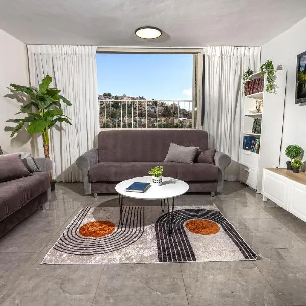 במרומים - הבית שלכם בצפת העתיקה Bameromim - Your Home in the Old City, hotel v destinaci Safed