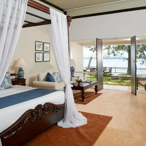 EKHO Lake House - From Colonial Bungalow to Royal Retreat、ポロンナルワのホテル