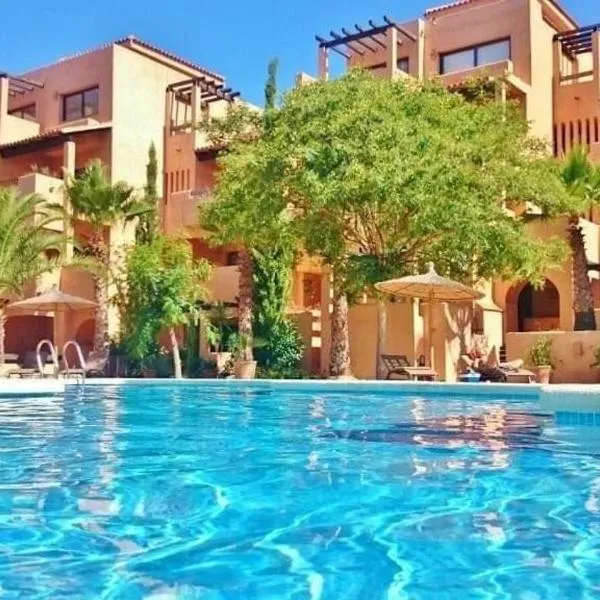 Luxury large 2 bedroom Apartment 10 min walk to Villamartin Plaza, hotel en Villamartín