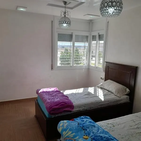 appartement NADOR wifi gratuit clima mobile, hotel v destinaci Nador