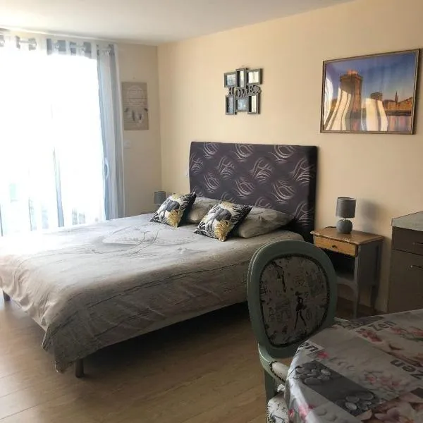 Studio pour 2 personnes à Tonnay Charente, מלון בTonnay-Charente