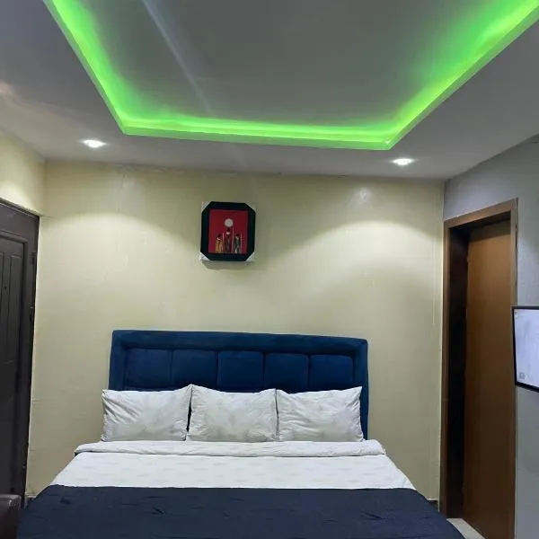 Suite Subzero, מלון בIkuata