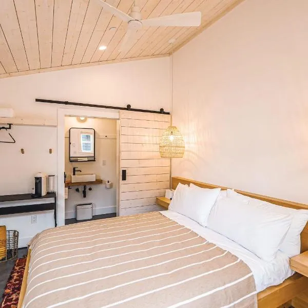 Mini Shortboard Room with a Queen Bed, hotel v destinácii Bolinas