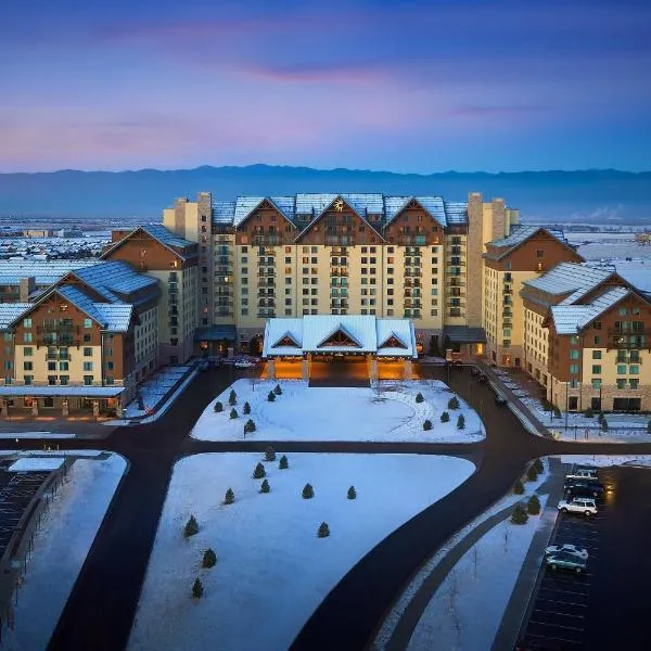 Gaylord Rockies Resort & Convention Center، فندق في آرورا