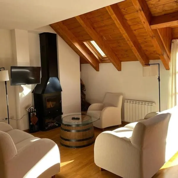 Apartamento familiar en Benasque, hotel in Eriste