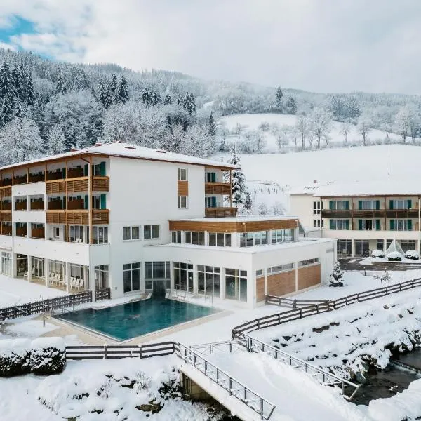 Gesundheits- & Wellness Resort Weissenbach، فندق في فولفسبورغ