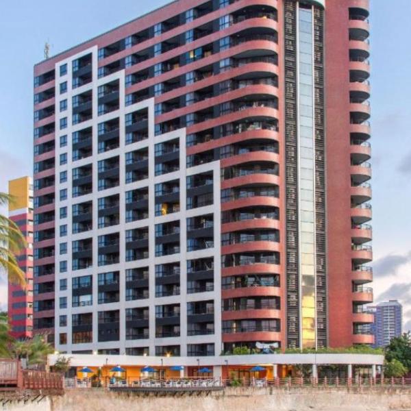 Iate Plaza Flat 613