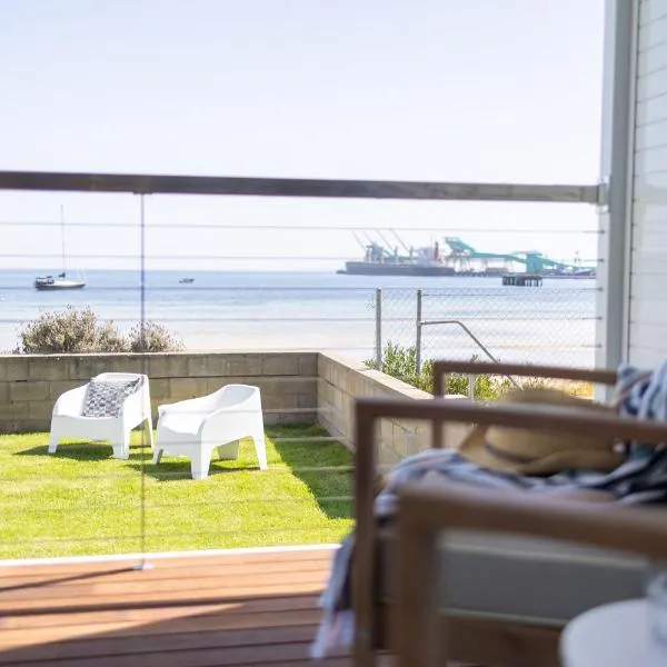 Port Lincoln Beachfront Apartments, хотел в Порт Линкълн