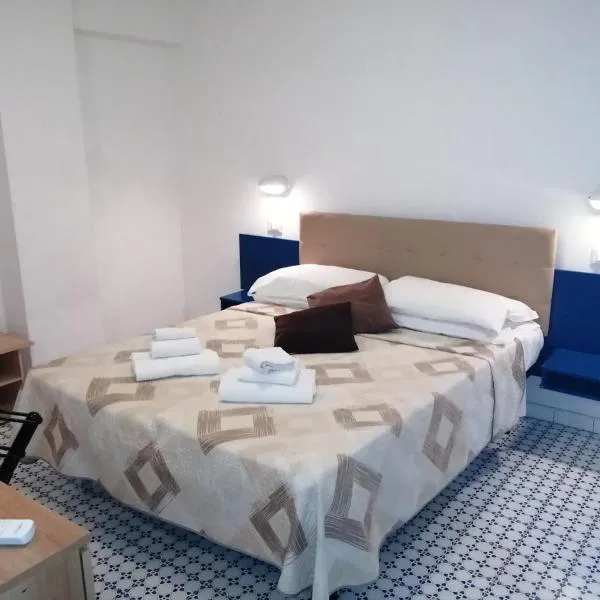 Camere e appartamenti con ingresso indipendente Hotel Le Terrazze, ξενοδοχείο στο Ριτσιόνε