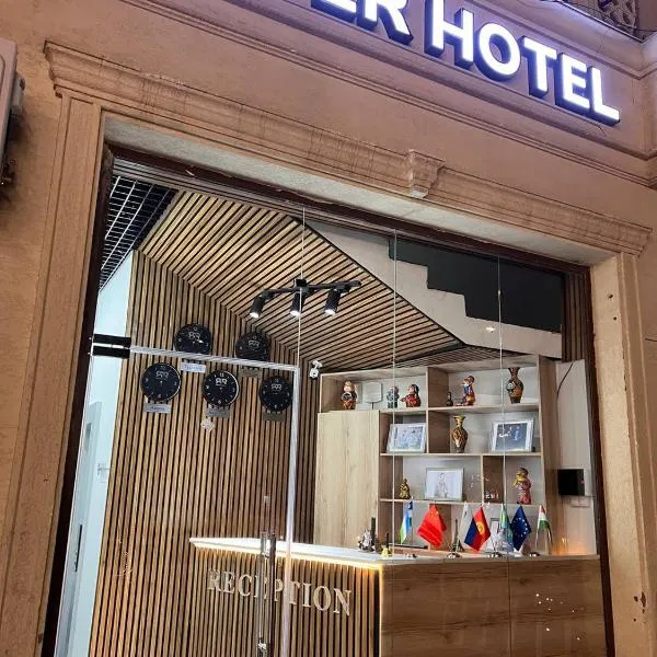 Rever Hotel, hotel en Tashkent