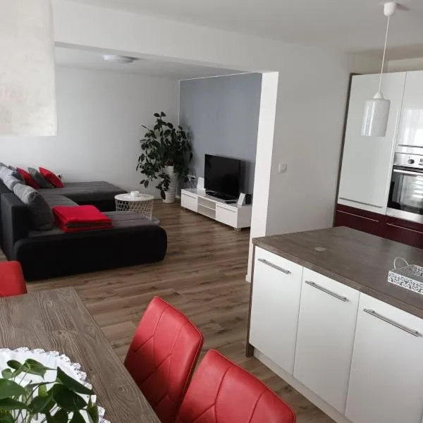 Apartma Tia 2, hotel v destinaci Zreče
