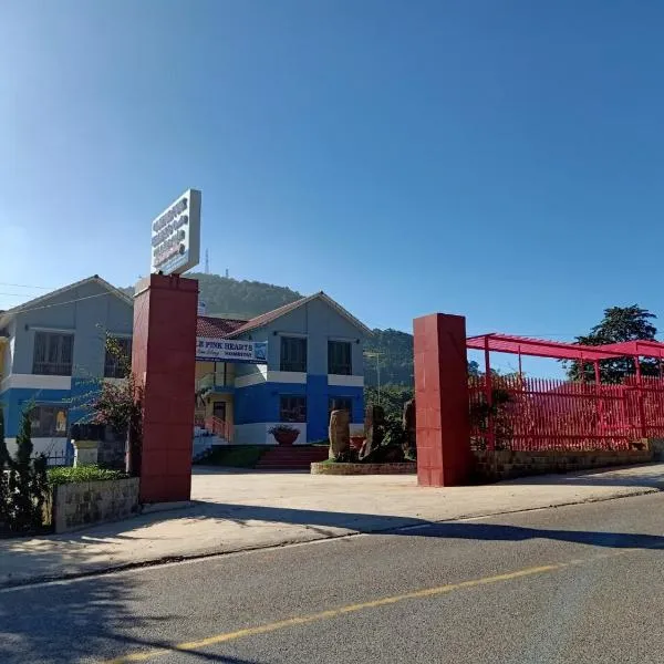 hai trái tim hồng, hotel v destinaci Bao Loc