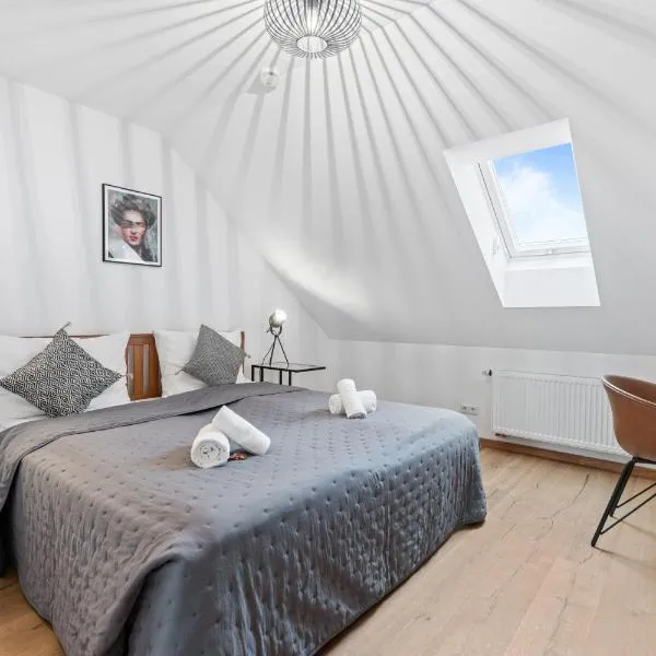 Casa Industrial - Nähe zum Flughafen, ξενοδοχείο σε Freising