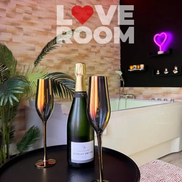 LOVE ROOM ou pas ! Chamalières, מלון בשמלייר