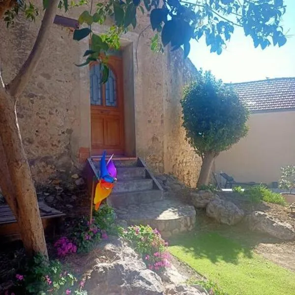 Le clos du pin, hotel v destinaci Thèzan-lès-Béziers