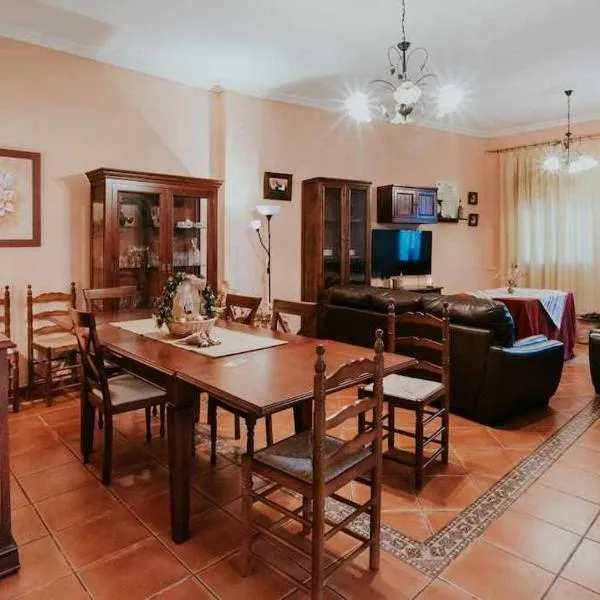 Casa rural con jacuzzi, sauna, barbacoa y barra, hotel Cabeza la Vacában