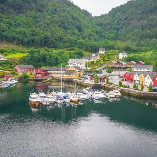 Leirvik i Sogn-Apartment, hotel in Gjølanger