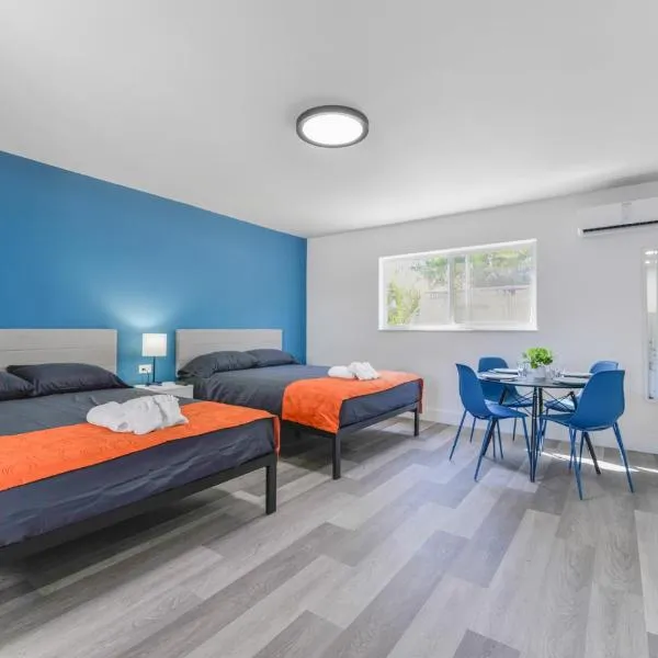 Spacious Oceanfront Studio with pool access - M27、ハリウッドのホテル