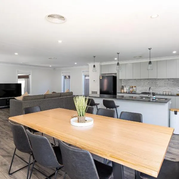 Contemporary Living in the CBD, hotel di Wagga Wagga