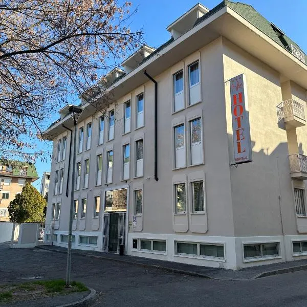 Hotel Kristall, hotel v destinácii Corsico