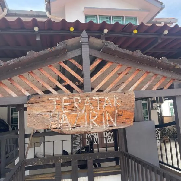 NO 121 NAZIRIN HOMESTAY TMN DESA MANJUNG, hotel v destinaci Lumut