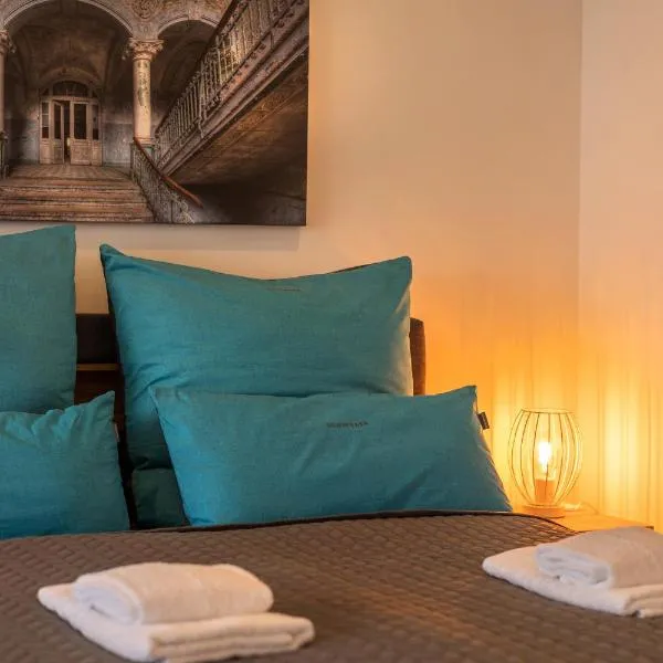 SweetHome - Studio Apartment mit Küche und Balkon, hotel in Munich