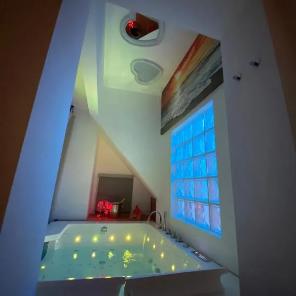 Visavi' Luxury Room, hotelli kohteessa Torre a Mare