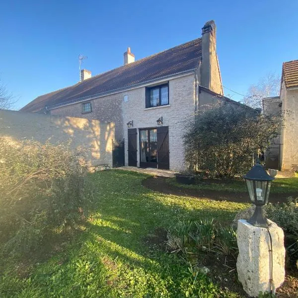 Le petit gîte des Moyens-Ducs, hotel em Josnes